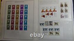 Collection de timbres des Pays-Bas sur des pages Minkus est de 924 timbres environ