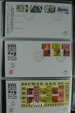 Lot 26836 Collection complète de FDC Pays-Bas 1995-2012 dans 3 albums FDC