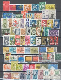 Lot de timbres MNH des Pays-Bas sur des pages de livre d'inventaire